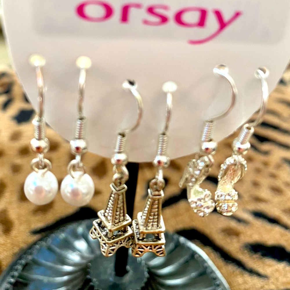 ⓅⒺⒶⓇⓁⓈ, Ë̤Ï̤F̤̈F̤̈Ë̤L̤̈ T̤̈Ö̤Ẅ̤Ë̤R̤̈, ᕼeeᒪᔕ 𝙴𝚊𝚛𝚛𝚒𝚗𝚐𝚜!